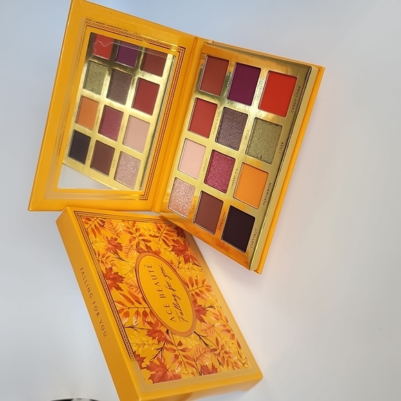 Ace Beaute Falling For You Eyeshadow Palette - Picture 2 of 12
